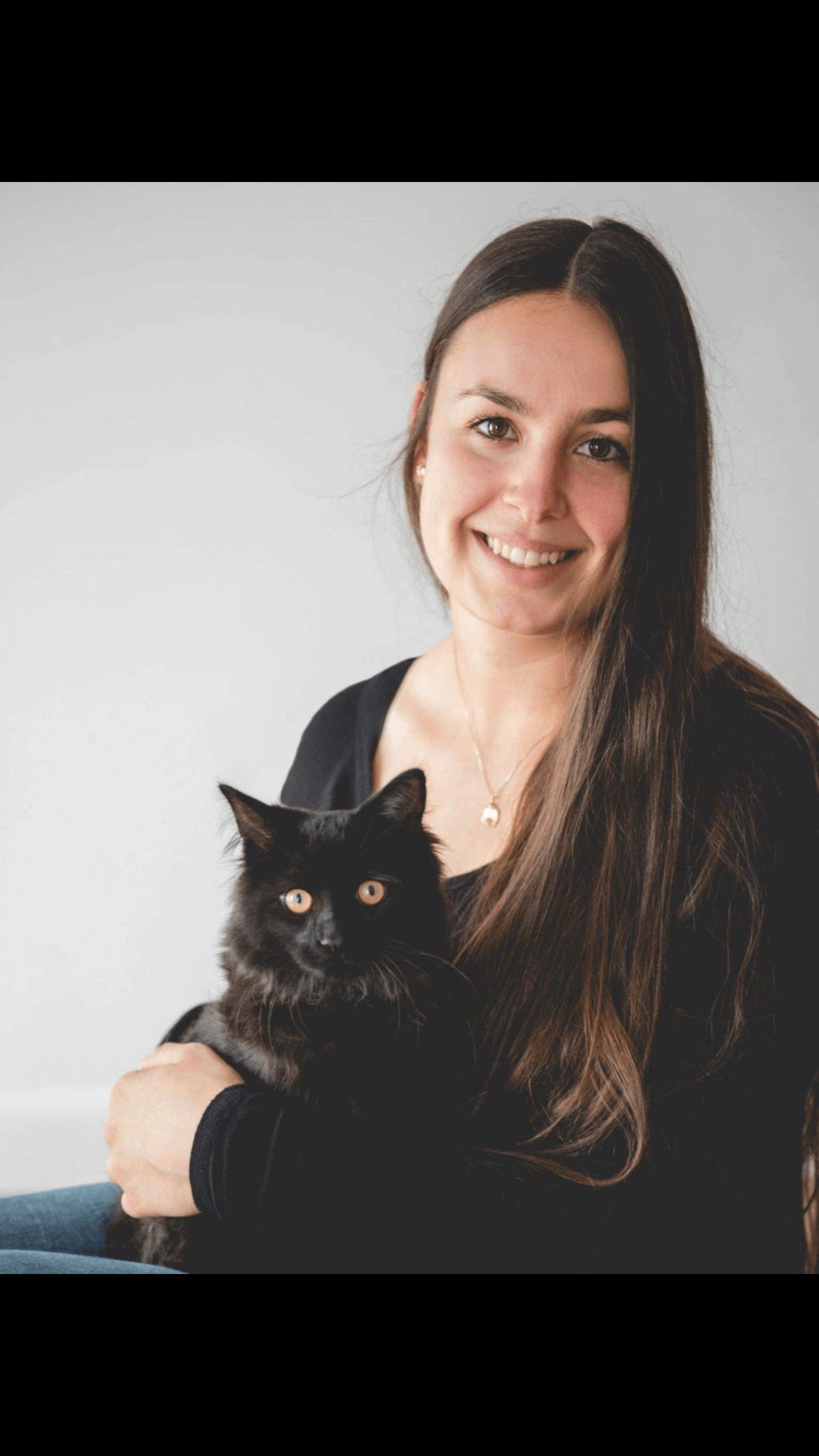 Nadia Lusignant, Réceptionniste